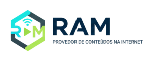 Logotipo da RAM Provedor de Conteúdos na Internet sobre fundo transparente. À esquerda, um símbolo hexagonal estilizado em azul ciano e verde claro, contendo um ícone de sinal Wi-Fi e um botão de reprodução. À direita, o nome 'RAM' em letras maiúsculas azul marinho, seguido abaixo pela frase 'PROVEDOR DE CONTEÚDOS NA INTERNET'.